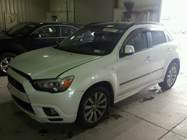 JA4AR4AU0BZ018476 - 2011 MITSUBISHI OUTLANDER WHITE photo 2