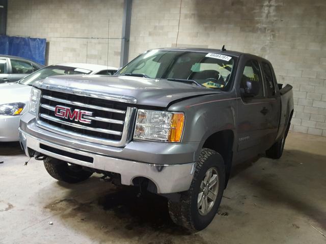 1GTR2VE75DZ205500 - 2013 GMC SIERRA K15 GRAY photo 2