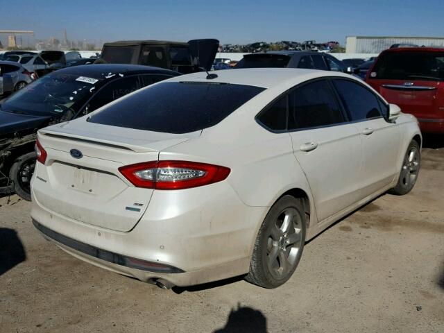 3FA6P0HD5FR234503 - 2015 FORD FUSION SE WHITE photo 4