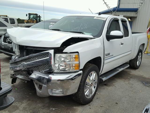 1GCRCSE07CZ231965 - 2012 CHEVROLET SILVERADO WHITE photo 2