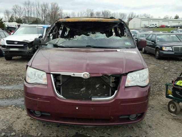 2A8HR54P68R654024 - 2008 CHRYSLER TOWN & COU BURGUNDY photo 10