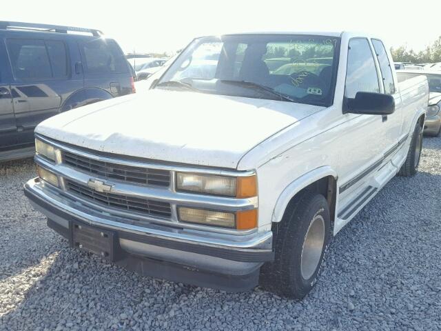 1GCEC19R4VE245902 - 1997 CHEVROLET GMT-400 C1 WHITE photo 2