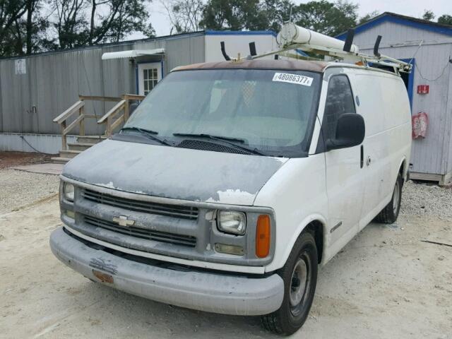 1GCFG25W811215992 - 2001 CHEVROLET EXPRESS G2 WHITE photo 2