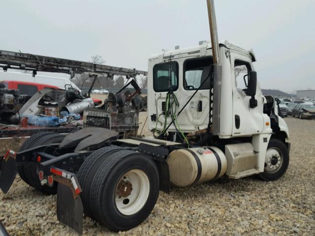 1FUBGDDVXCSBD6671 - 2012 FREIGHTLINER CASCADIA 1 WHITE photo 4