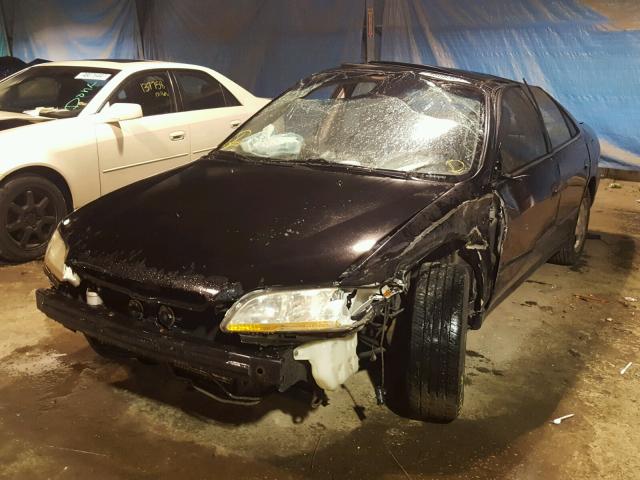 1HGCG6684YA109304 - 2000 HONDA ACCORD EX BLACK photo 2