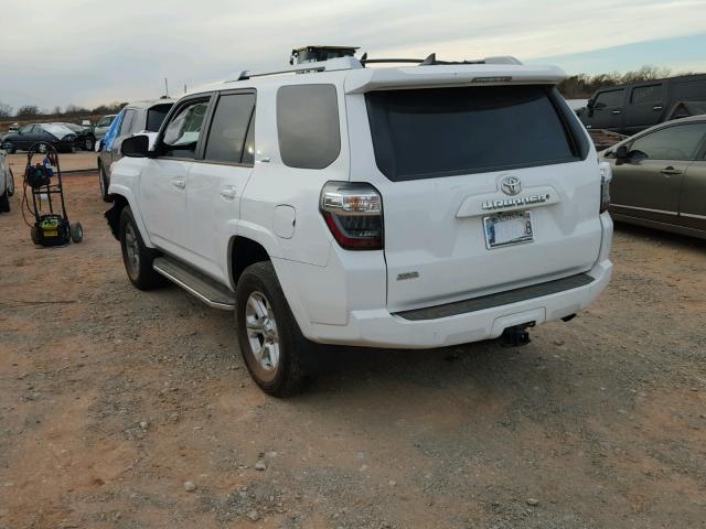 JTEBU5JR1F5208791 - 2015 TOYOTA 4RUNNER SR WHITE photo 3