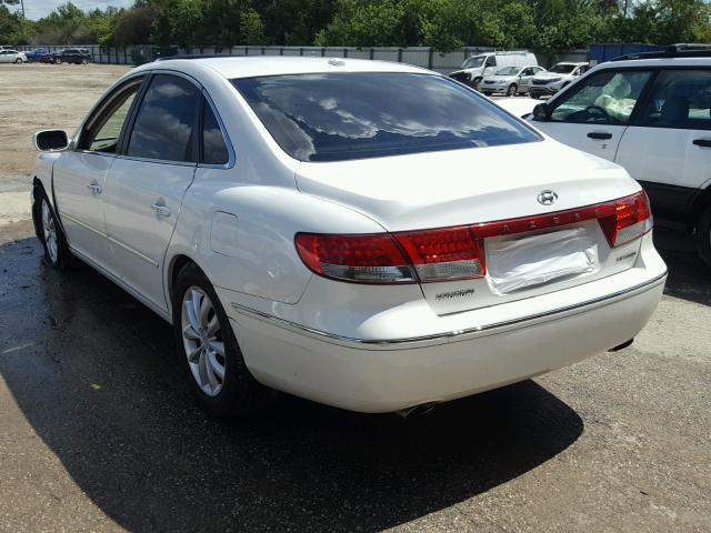 KMHFC46F68A310322 - 2008 HYUNDAI AZERA SE WHITE photo 3