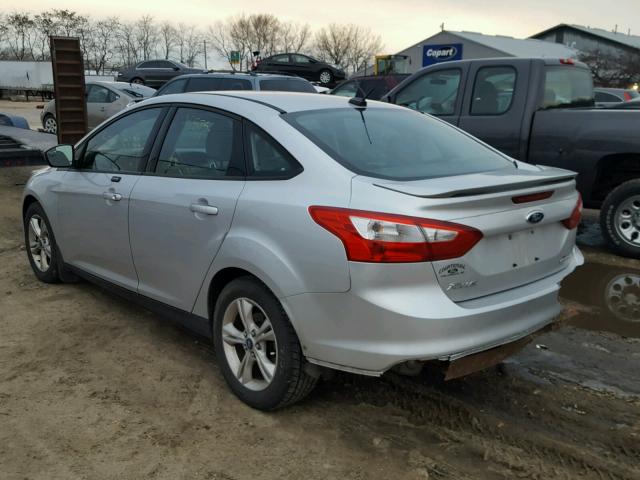 1FAHP3F29CL474062 - 2012 FORD FOCUS SE SILVER photo 3