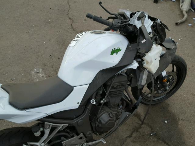 JKAEX8A17FDA21384 - 2015 KAWASAKI EX300 A WHITE photo 5