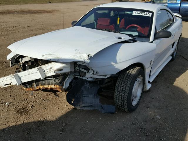 1FALP4042SF189310 - 1995 FORD MUSTANG WHITE photo 2