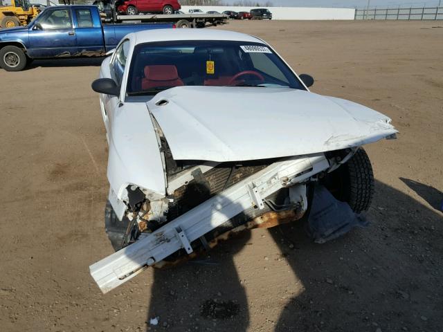 1FALP4042SF189310 - 1995 FORD MUSTANG WHITE photo 9