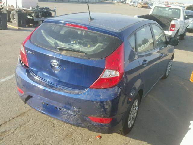 KMHCT5AE0HU346402 - 2017 HYUNDAI ACCENT SE BLUE photo 4