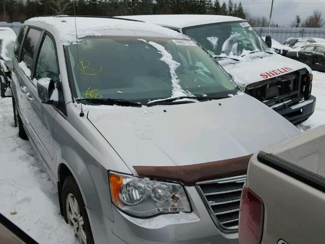 2A8HR54X09R643795 - 2009 CHRYSLER TOWN & COU SILVER photo 1