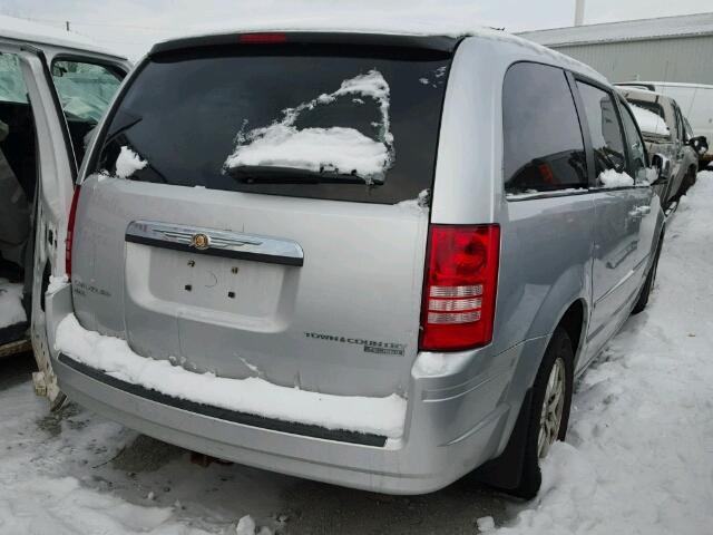 2A8HR54X09R643795 - 2009 CHRYSLER TOWN & COU SILVER photo 4