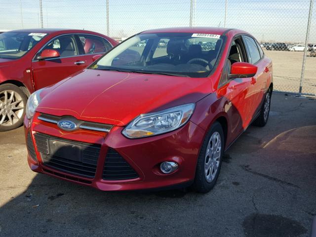 1FAHP3F24CL299820 - 2012 FORD FOCUS SE RED photo 2