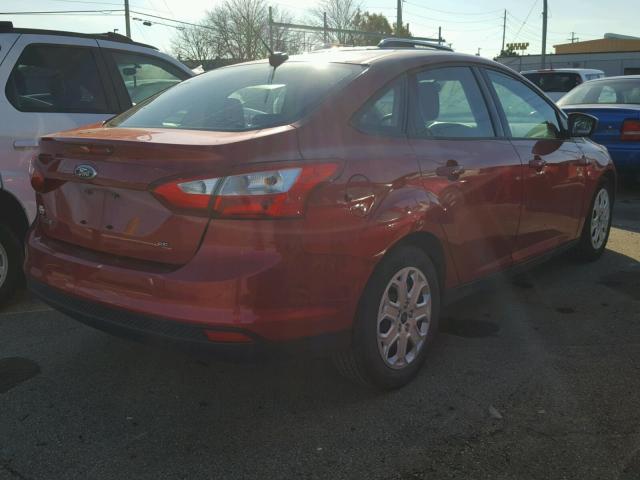 1FAHP3F24CL299820 - 2012 FORD FOCUS SE RED photo 4