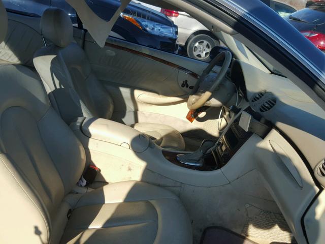 WDBTJ65J84F092555 - 2004 MERCEDES-BENZ CLK 320C BLUE photo 5