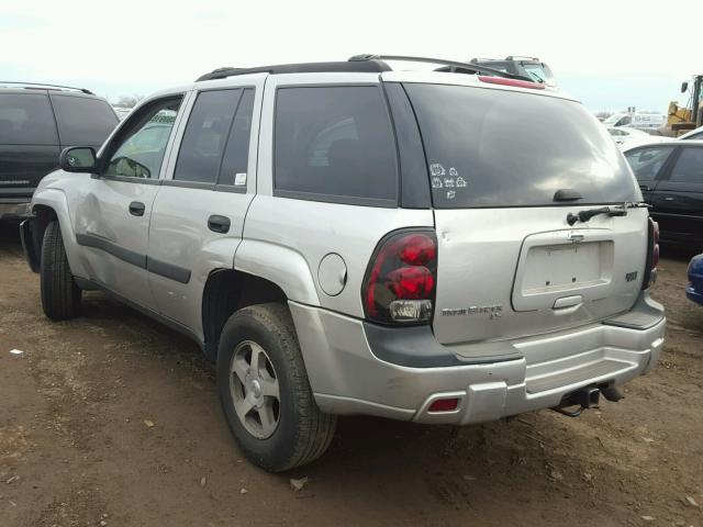 1GNDT13S752333908 - 2005 CHEVROLET TRAILBLAZE SILVER photo 3