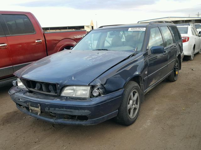 YV1LV56DXX2571218 - 1999 VOLVO V70 BLUE photo 2