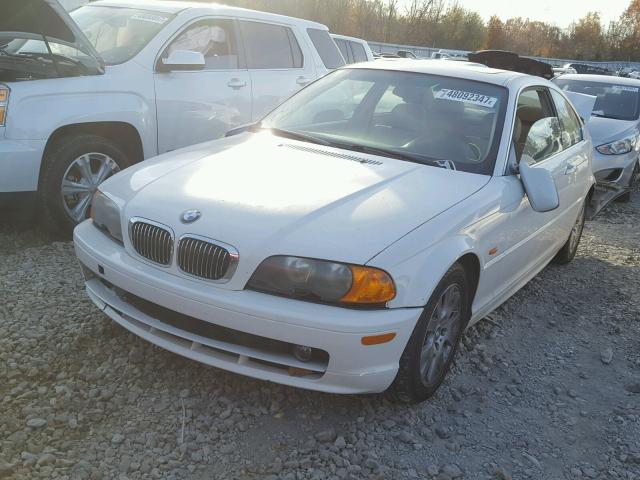 WBABM3347YJN60789 - 2000 BMW 323 CI WHITE photo 2