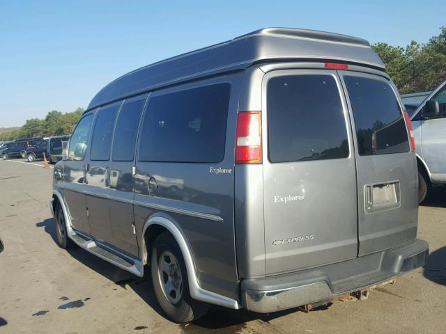 1GBFG15TX71221242 - 2007 CHEVROLET EXPRESS G1 GRAY photo 3