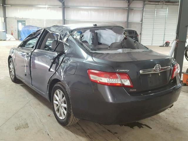 4T1BF3EK1BU755314 - 2011 TOYOTA CAMRY BASE GRAY photo 3