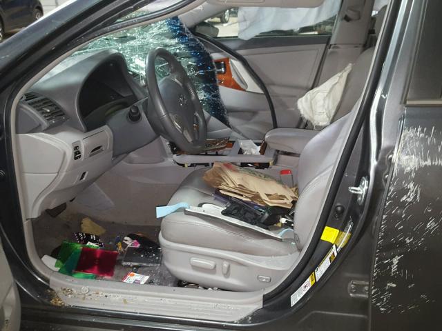 4T1BF3EK1BU755314 - 2011 TOYOTA CAMRY BASE GRAY photo 5