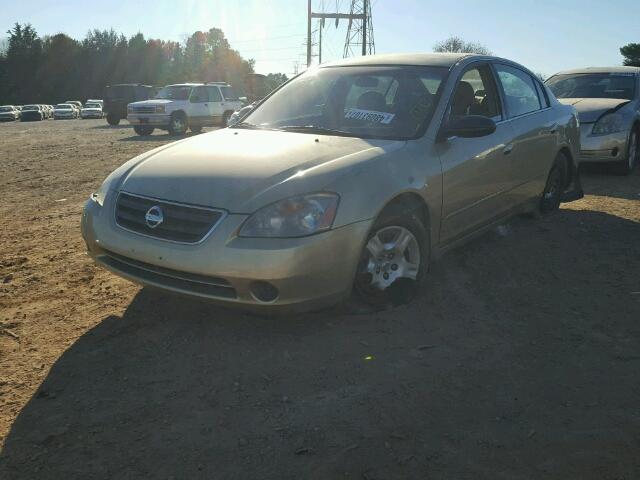 1N4AL11D02C705455 - 2002 NISSAN ALTIMA BAS GOLD photo 2