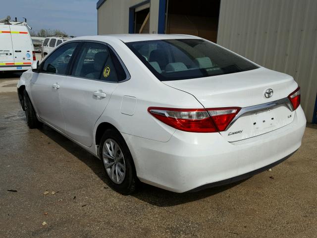 4T4BF1FK8GR531215 - 2016 TOYOTA CAMRY LE WHITE photo 3