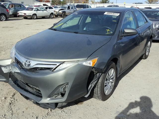 4T1BF1FK2CU531859 - 2012 TOYOTA CAMRY BASE GRAY photo 2