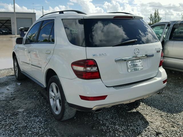 4JGBB25E39A499527 - 2009 MERCEDES-BENZ ML WHITE photo 3