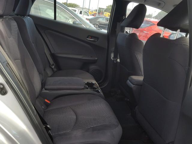 JTDKARFP9H3065972 - 2017 TOYOTA PRIUS PRIM ვერცხლისფერი ფოტო 6