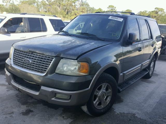 1FMRU17W63LB61477 - 2003 FORD EXPEDITION GREEN photo 2