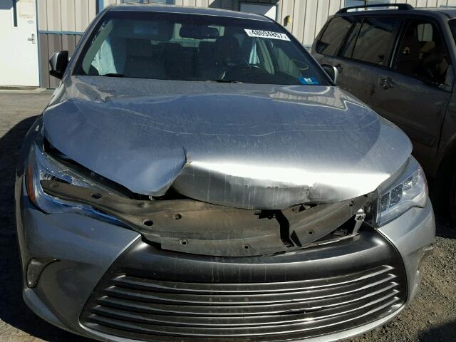 4T1BK1FKXFU566388 - 2015 TOYOTA CAMRY XSE SILVER photo 9