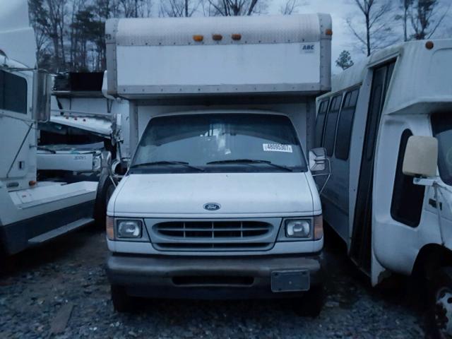 1FDXE45F12HB32611 - 2002 FORD E450 SUPER WHITE photo 9