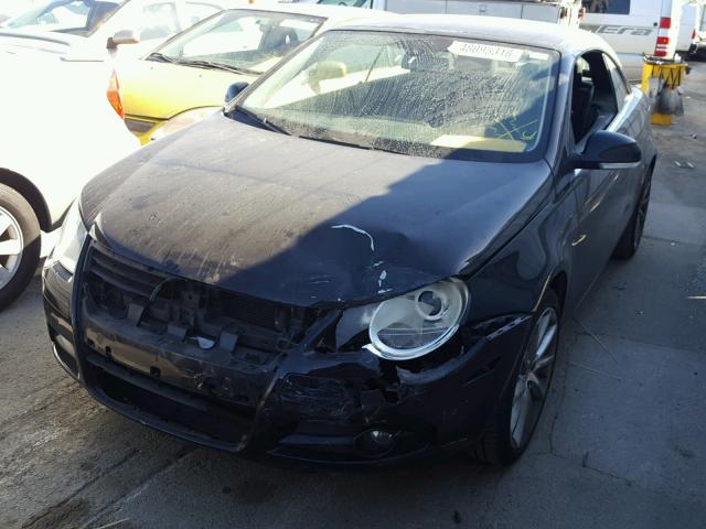 WVWDA71F17V009927 - 2007 VOLKSWAGEN EOS 2.0T S შავი ფოტო 2