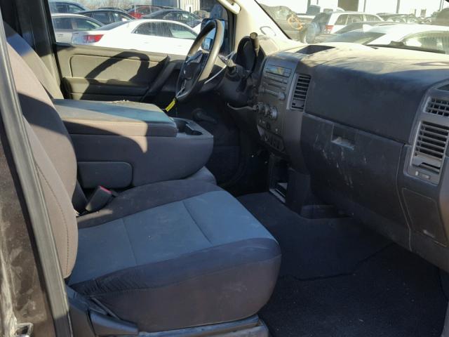 1N6AA06B96N504128 - 2006 NISSAN TITAN XE GRAY photo 5