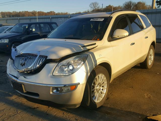 5GAKVBEDXBJ366936 - 2011 BUICK ENCLAVE CX WHITE photo 2