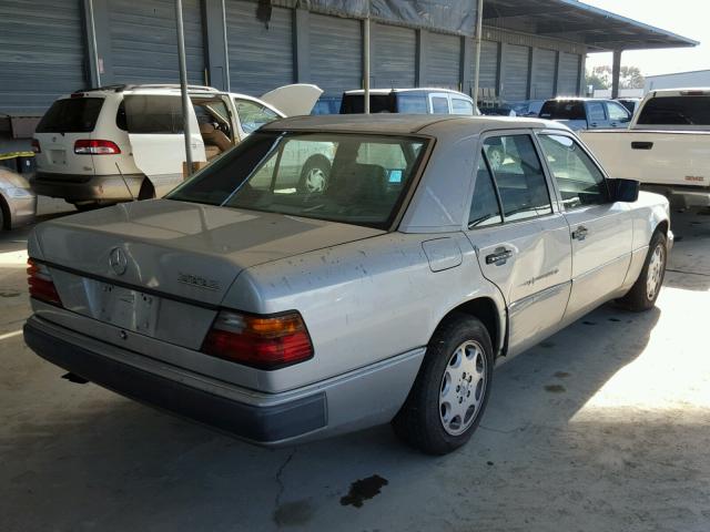 WDBEA32E9PB859033 - 1993 MERCEDES-BENZ 300 E SILVER photo 4