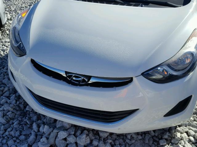 5NPDH4AE8CH074818 - 2012 HYUNDAI ELANTRA GL WHITE photo 9