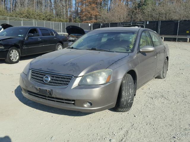 1N4AL11D45C103548 - 2005 NISSAN ALTIMA S GOLD photo 2