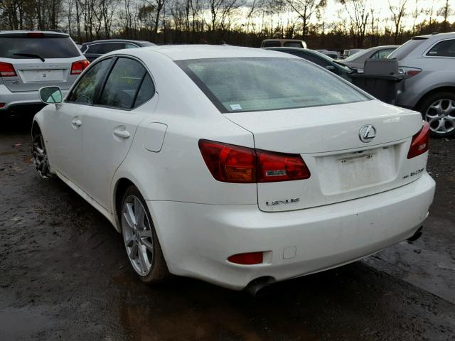 JTHCK262965003467 - 2006 LEXUS IS 250 WHITE photo 3