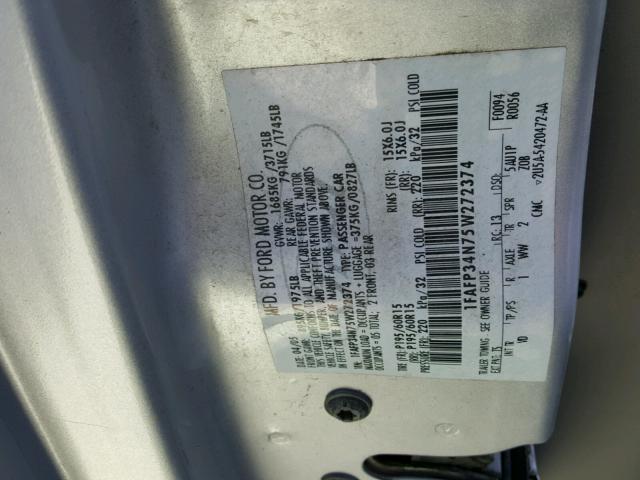 1FAFP34N75W272374 - 2005 FORD FOCUS ZX4 SILVER photo 10