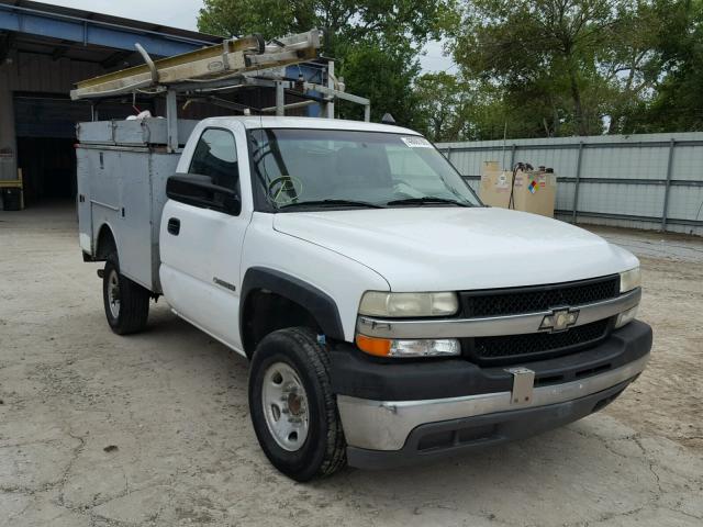 1GBHC24U82Z225336 - 2002 CHEVROLET SILVERADO WHITE photo 1