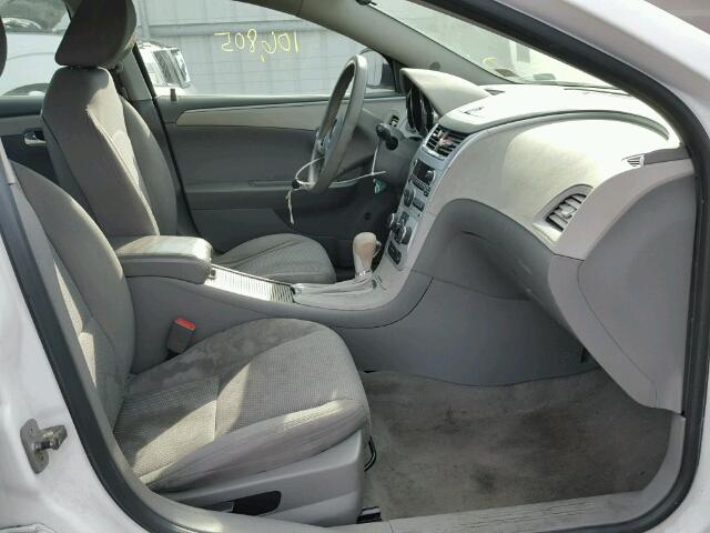 1G1ZA5EU6BF162351 - 2011 CHEVROLET MALIBU LS WHITE photo 5