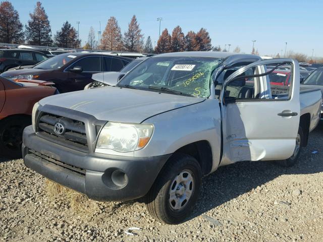 5TENX22NX6Z273381 - 2006 TOYOTA TACOMA SILVER photo 2