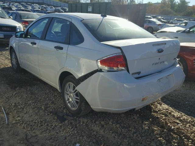 1FAHP35N39W221208 - 2009 FORD FOCUS SE WHITE photo 3