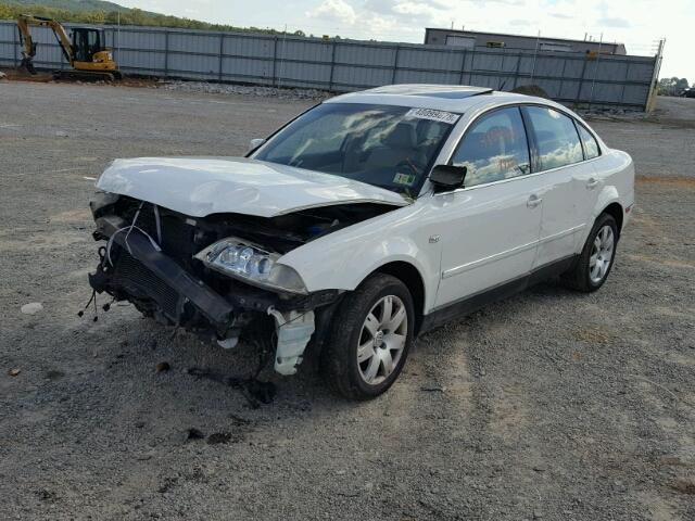 WVWTH63B92P360433 - 2002 VOLKSWAGEN PASSAT GLX WHITE photo 2