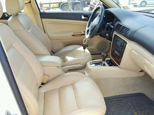 WVWTH63B92P360433 - 2002 VOLKSWAGEN PASSAT GLX WHITE photo 5