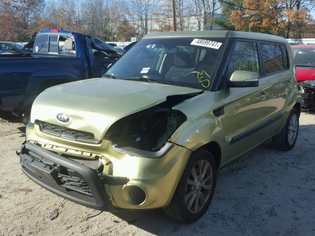 KNDJT2A67D7503774 - 2013 KIA SOUL + GREEN photo 2